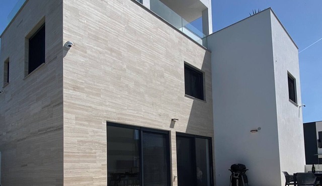 Luxury Villa in Mandre, Croatia, for 6–8 people, with a pool, ocean view, and rooftop terrace in Mandre