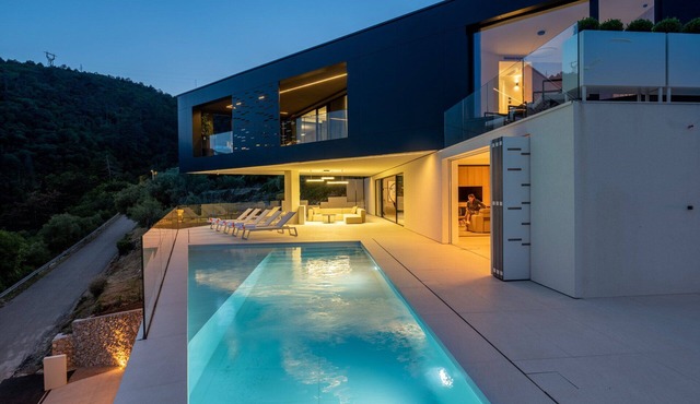 Luxury Villa Oceanic Abstraction with Pool