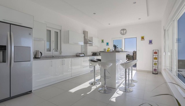 Luxury Villa Price with private heated pool-near Dubrovnik. Sleeps 6 comfortably in Ivanica - Ravno