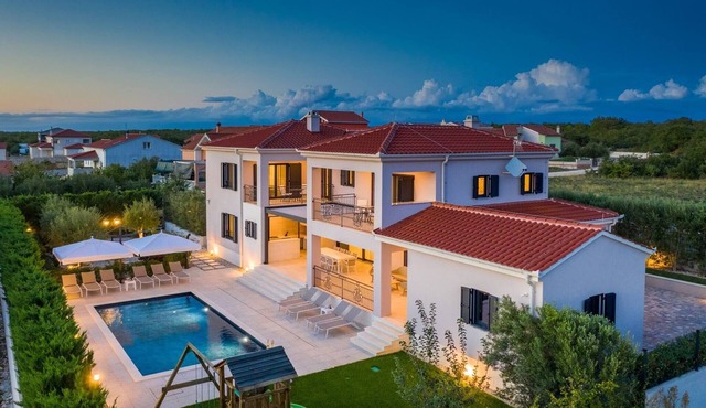 Luxury Villa Primavera Sukosan with Heated Pool in Sukosan
