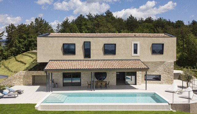 Luxury Villa Primo with Pool in Buzet