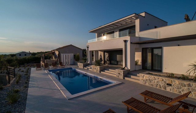 Luxury Villa Stiletta with Pool