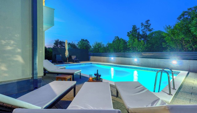 Luxury villa with heated pool & spa near Split