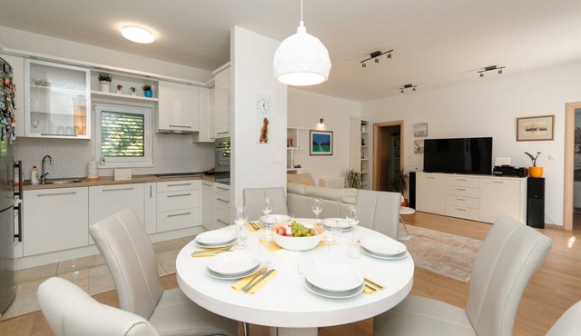 Luxury Villa with Heated Pool, Terrace, and Outdoor Amenities for Relaxation - Five Bedroom Villa