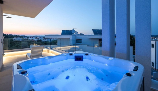 Luxury villa with pool and whirlpool near the sea.
