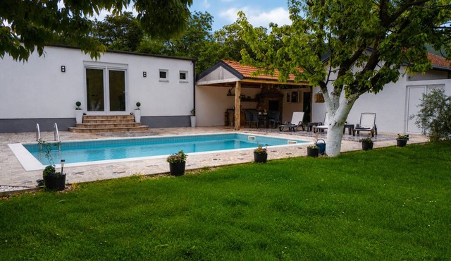 Luxury Villa with Pool & Mountain Views near Mostar in Željuša