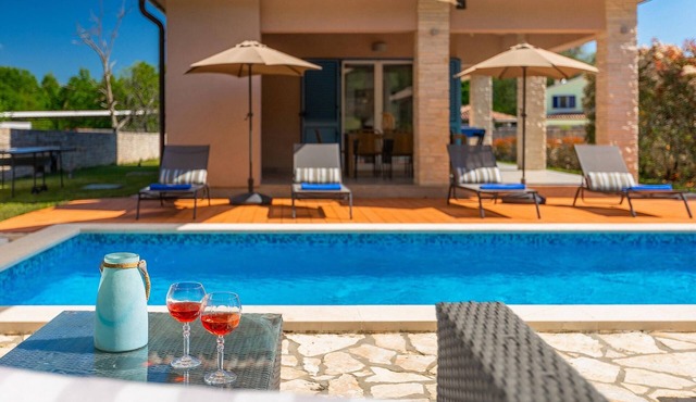 Make a dream come true for you and your loved ones and spend your next vacation in Istria. in Krsan