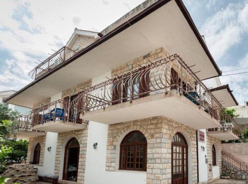 Maribela Apartments