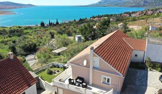 Marina, No 1 Apartment with sea view, terrace and garden - Marina, No. 1