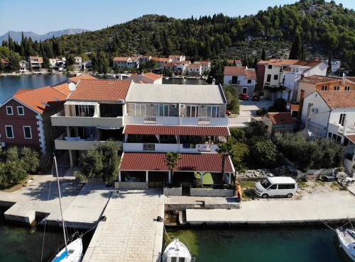 Marinus Apartments in Blace