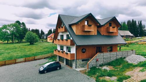Marisel Escape Chalet in Marisel