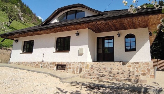 Marvelous 4-bedroom house with WiFi in Moieciu de Sus, near Bran Castle in Moieciu de Sus