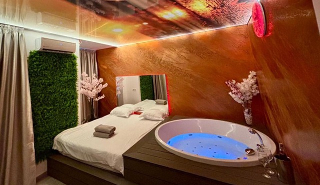 MATTEO jacuzzi room by 50 shades in Baia Mare