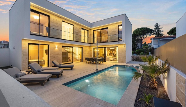 ME Paradise Villa Lavender
