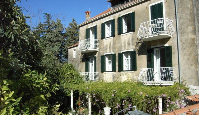 Mediterranean villa with large garden in Trpanj