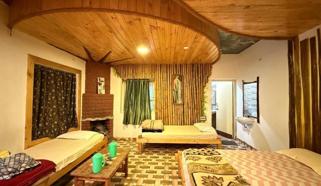 Misty 7-Bedroom Hill Retreat in Kodaikanal–Perfect for groups & Artists in Kodaikanal
