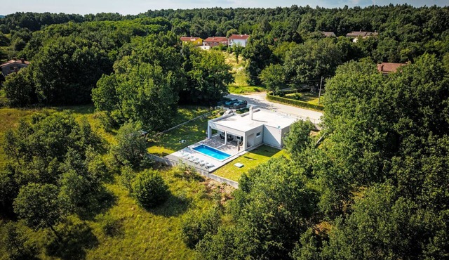 mit eigenem Pool by Interhome in Drenje