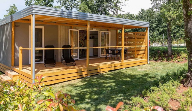 Mobilehome with terrace by the pool in Umag