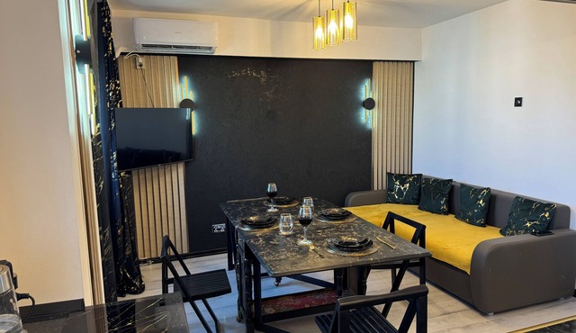 Modern 2 BR Flat/Central/Fast Wi-Fi/Free Parking in Ploiești