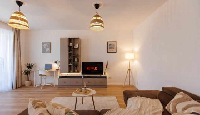 Modern Apartment with Private Parking and Balcony, Timisoara center in Timișoara