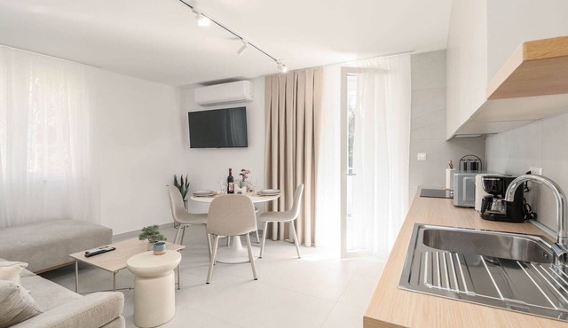 Modern City Escape - Two Bedroom Apartment with Balcony in Dubrovnik
