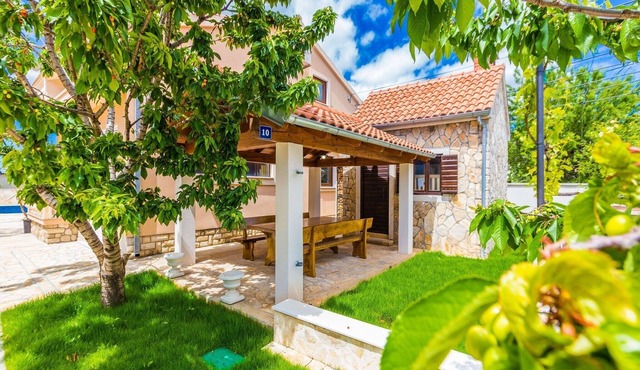 Modern Escape with Private Pool - 4 Bedroom Villa