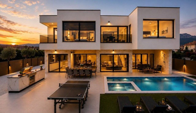 Modern Sea View Villa, Private Pool, Jacuzzi & Sauna – Near Beach (Split/Trogir)
