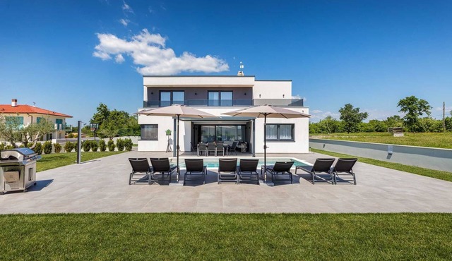 Modern Villa Marinella with a pool