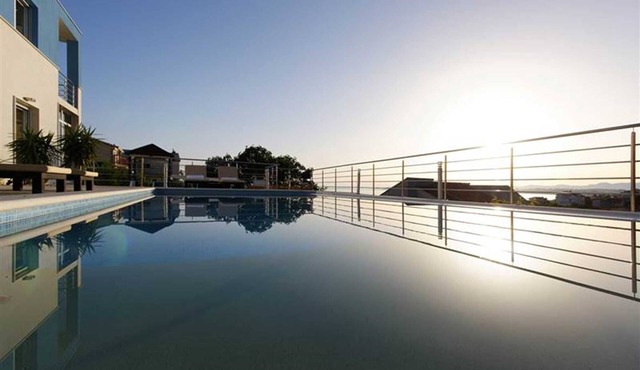 Modern Villa Mermaid in Podstrana, private heated pool