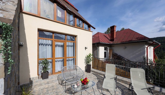 Mont' Arte - Private Art Retreat Vacation Home in Bușteni