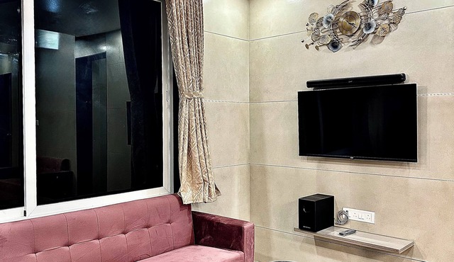 Mount Altitude 4-bedroom villa in beautiful Lonavala with private pookl in Lonavala