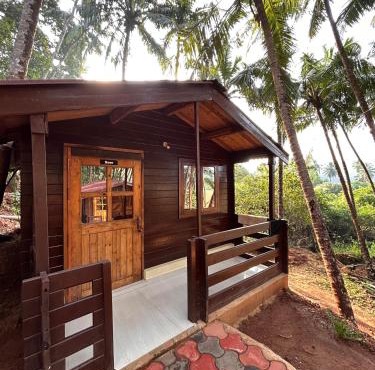 Mountain Breeze Wooden Cottages in Agonda