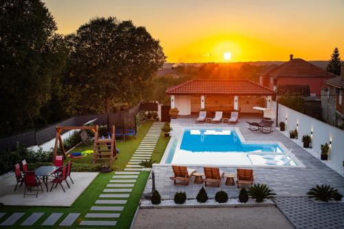 My Dalmatia - Apartment Neda with shared pool