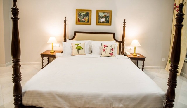 Nestled in outskirts 20 minutes of drive from City palace. in udaipur