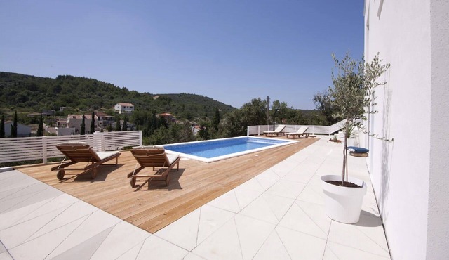 Neu! Villa Artemis for your perfect holiday
