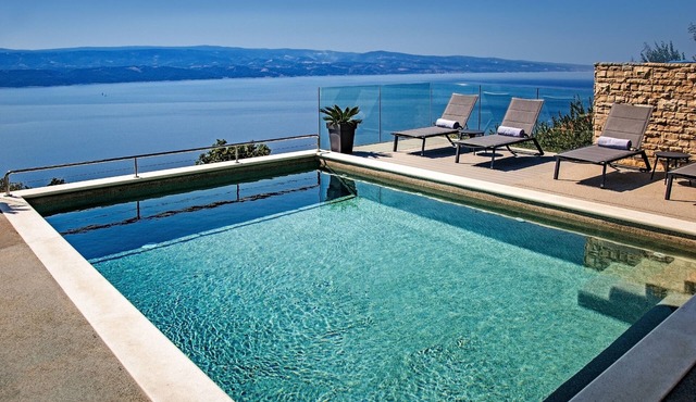 New Luxury Villa Dispet with sea views, pool, hot tub, cinema and gaming room