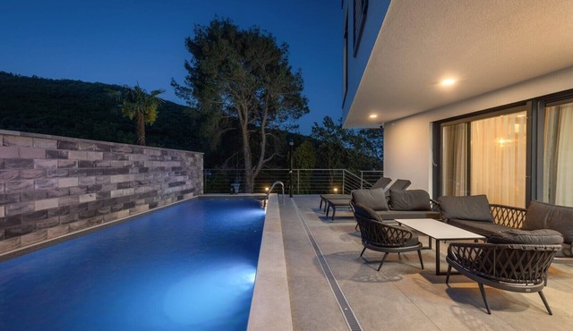 NEW! Villa in Istria with Heated Pool and 3 Bedrooms in Moscenicka Draga