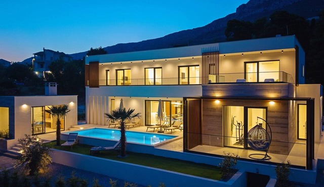 NEW! Villa Star with sea views, 2km from the beach