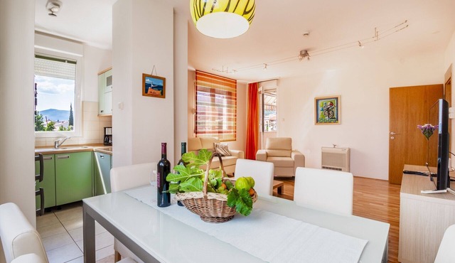 Nice and comfortable family-friendly apartment between Split and Trogir.