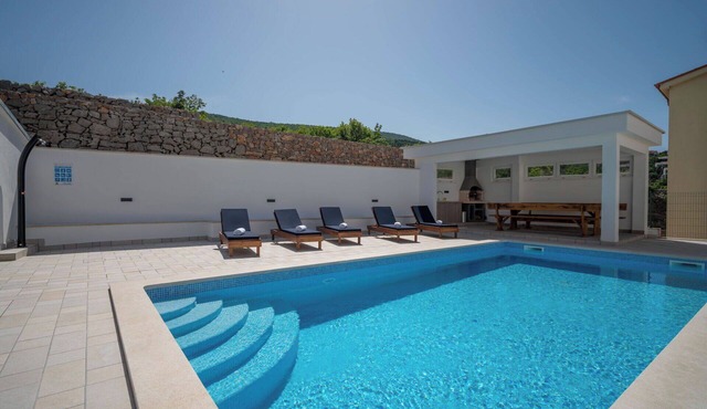Nice apartment for 4 guests with WIFI, A/C, pool, TV and terrace