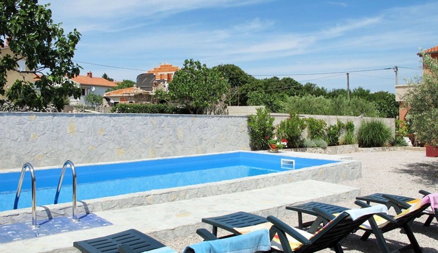 Nice apartment for 4 people with pool, WIFI, A/C, TV, terrace, pets allowed and parking