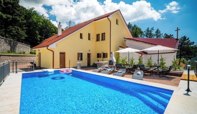 Nice apartment for 4 people with pool, WIFI, TV, terrace and pets allowed