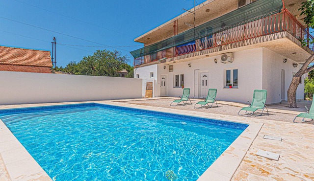 Nice apartment in Danilo with WiFi
