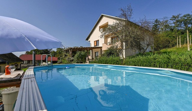 Nice apartment in Grabrovnik with sauna