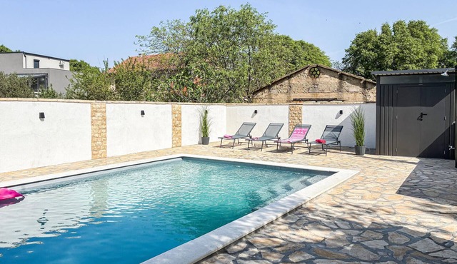 Nice apartment in Karin Gornji with swimming pool