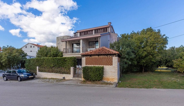 Nice apartment in Jadranovo with WiFi