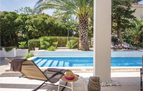 Nice Apartment In Makarska