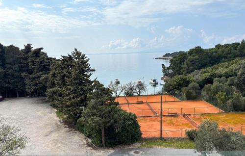 Nice Apartment In Rab With Wifi