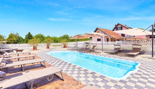 Nice home in Budrovac with sauna
