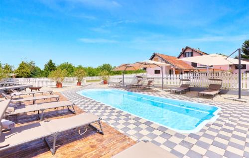 Nice Home In Budrovac With Sauna